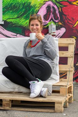 Missing alternative text