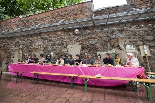 Missing alternative text