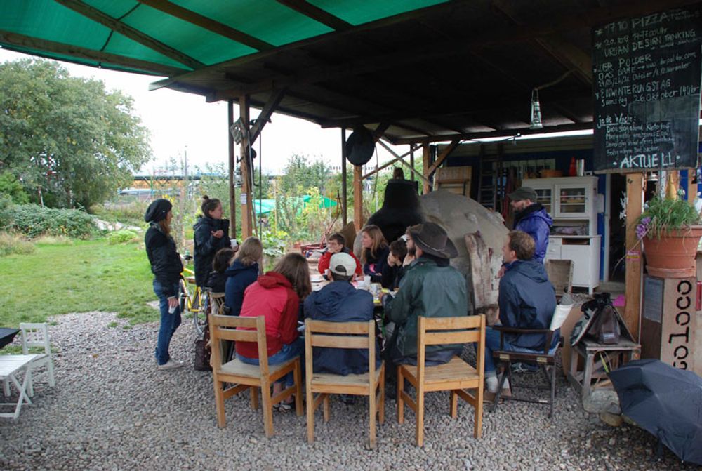 Missing alternative text