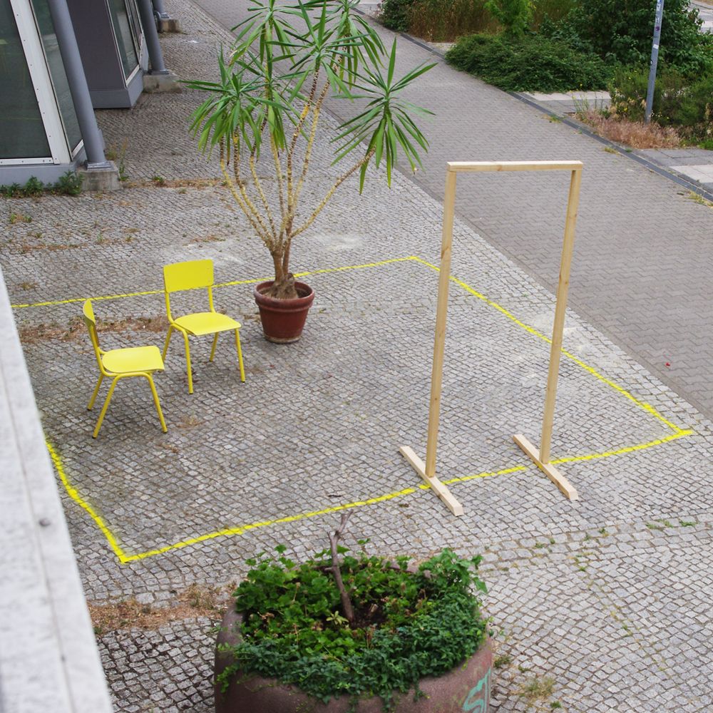 Missing alternative text