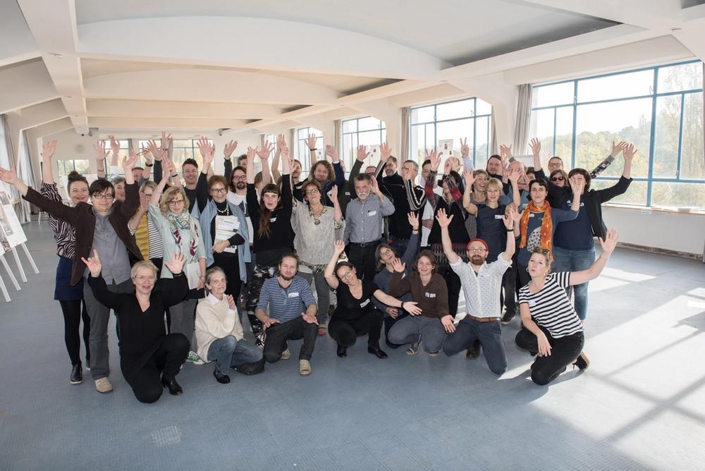 Missing alternative text