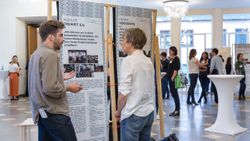 Missing alternative text