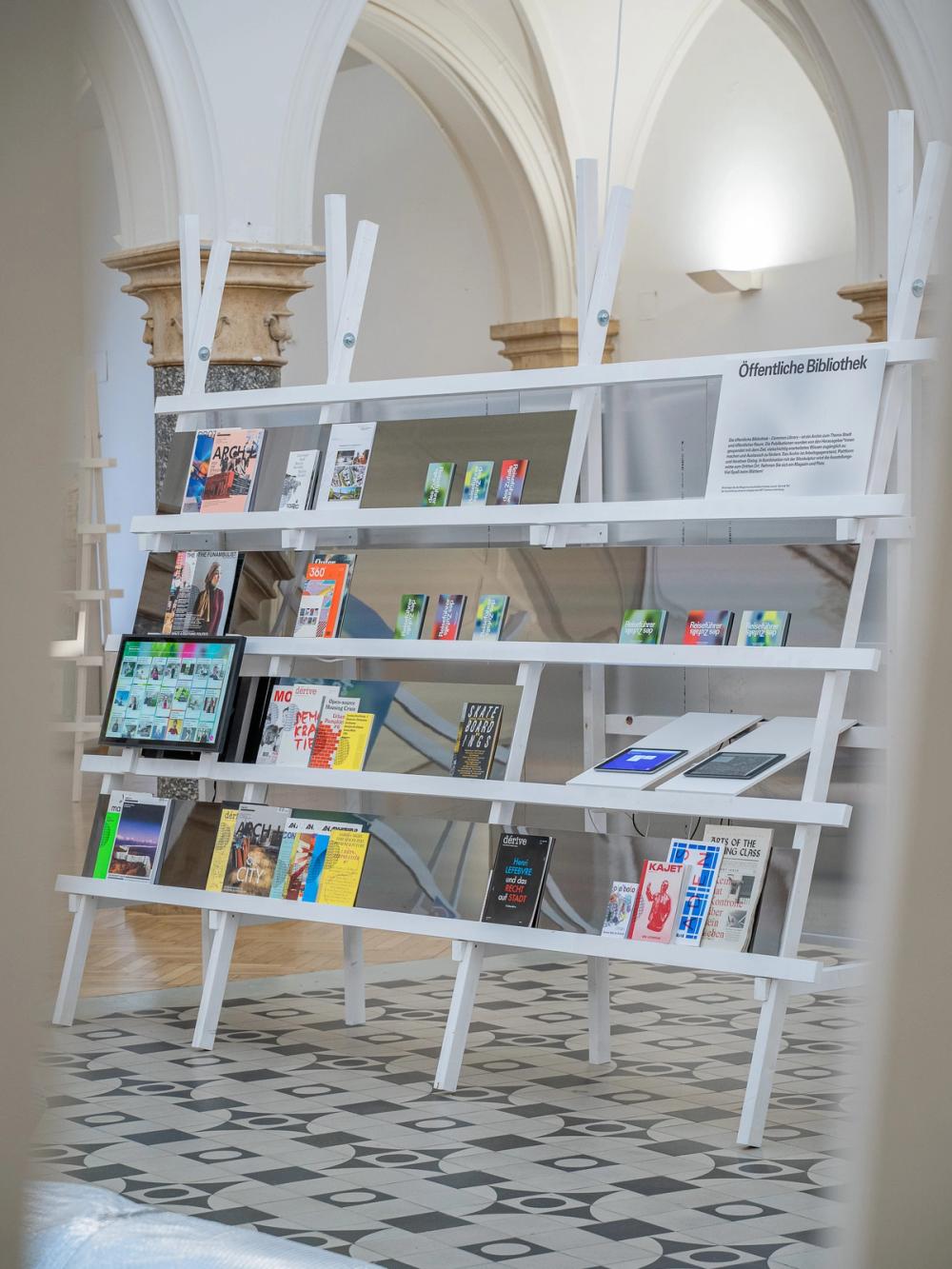 Missing alternative text