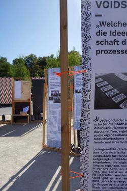 Missing alternative text