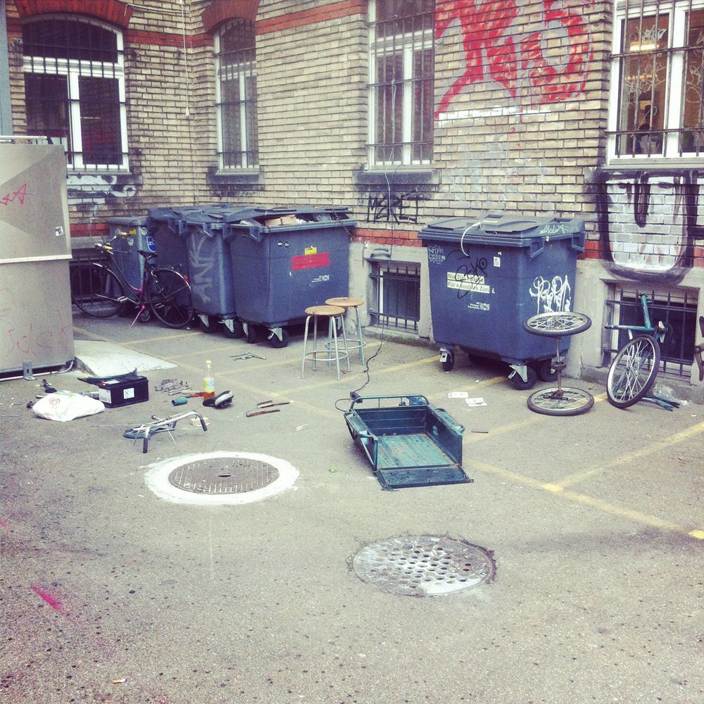 Missing alternative text