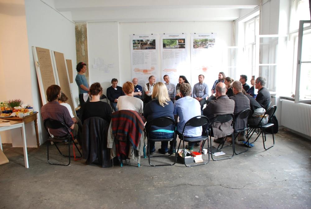 Missing alternative text