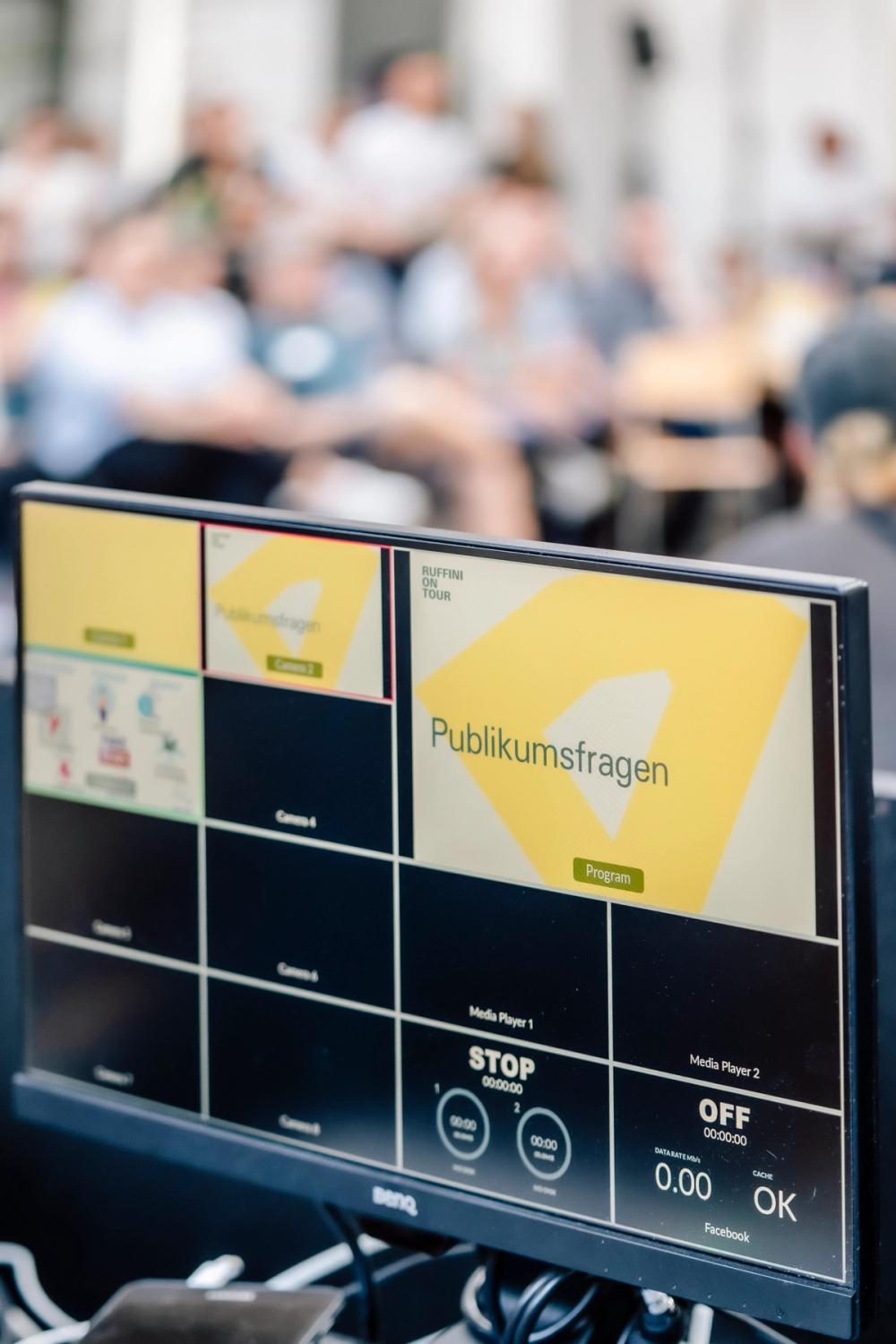 Missing alternative text