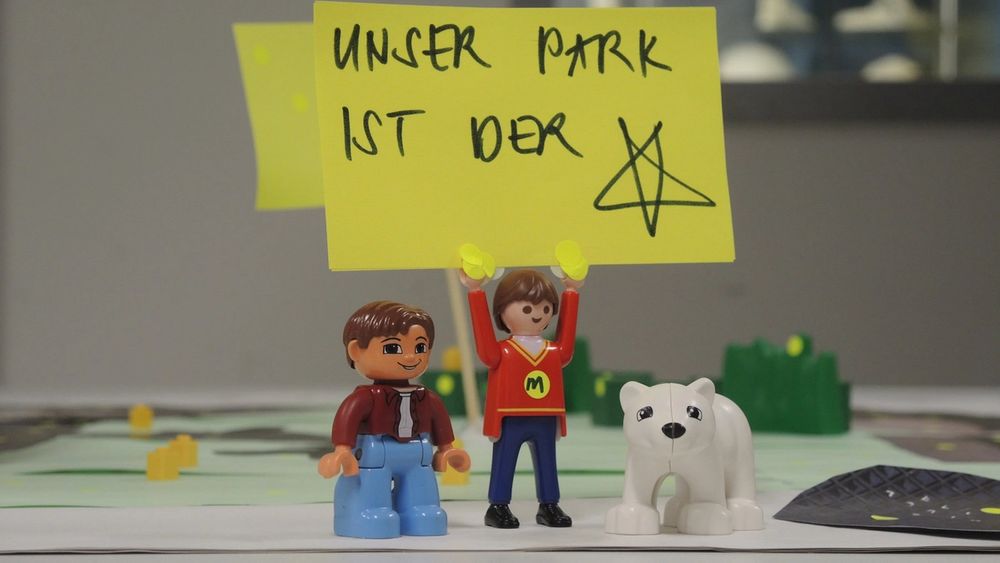 Missing alternative text