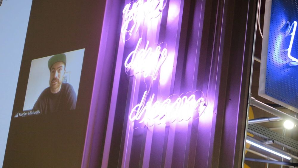 Missing alternative text