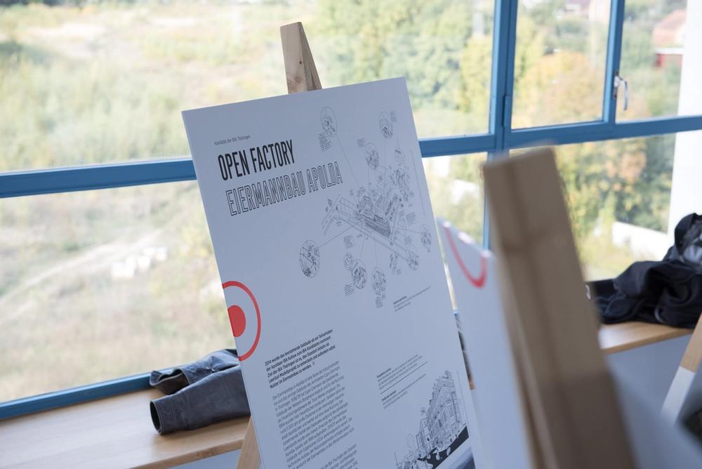 Missing alternative text