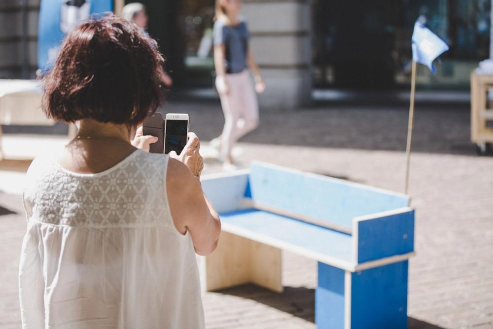 Missing alternative text