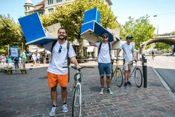 Missing alternative text