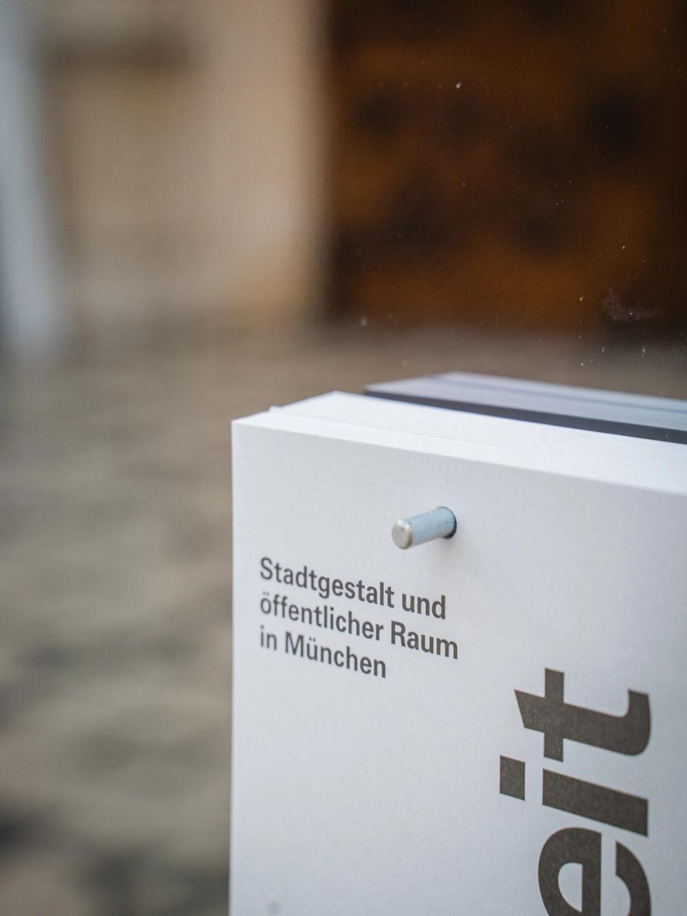 Missing alternative text