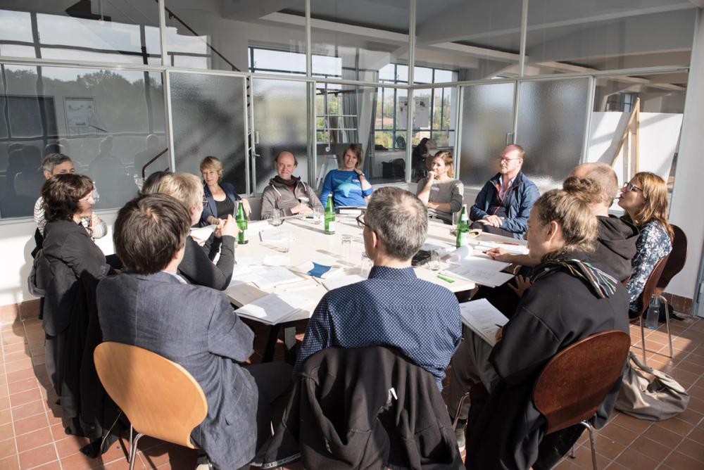 Missing alternative text