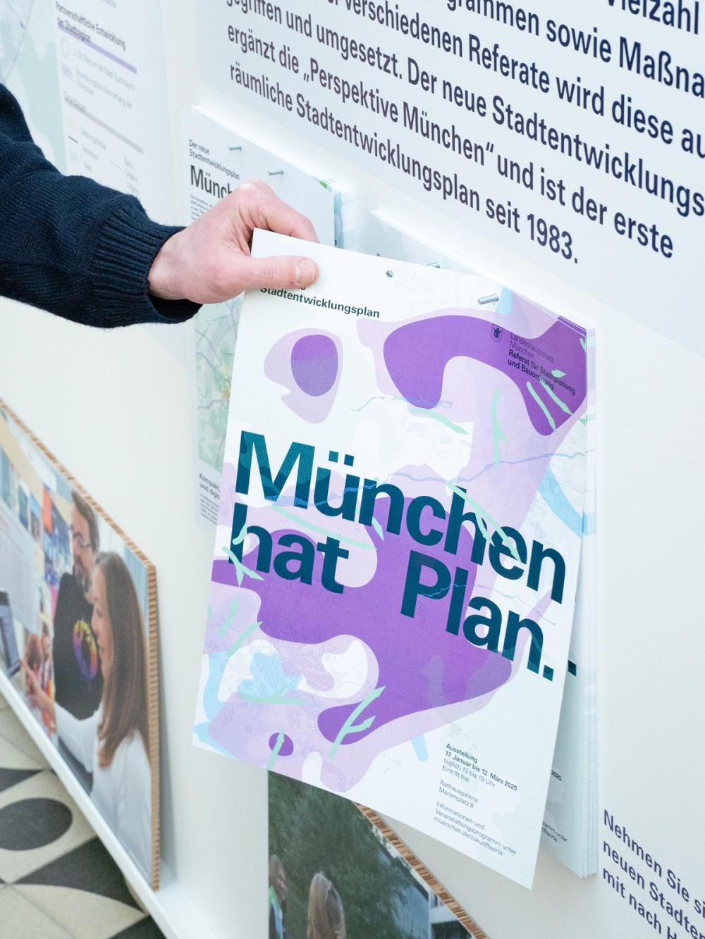 Missing alternative text