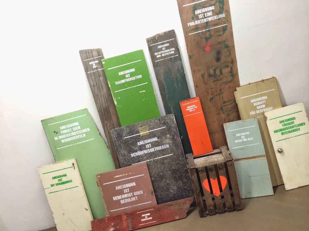 Missing alternative text