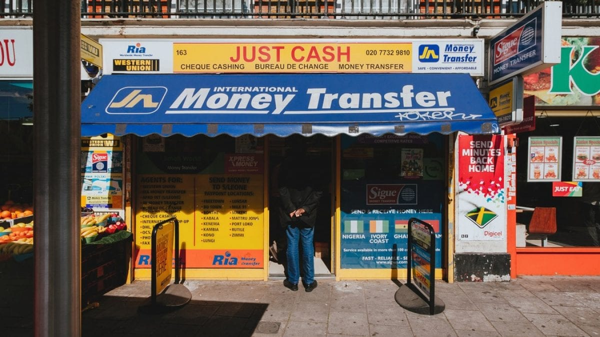 A picture of an international money transfer point.