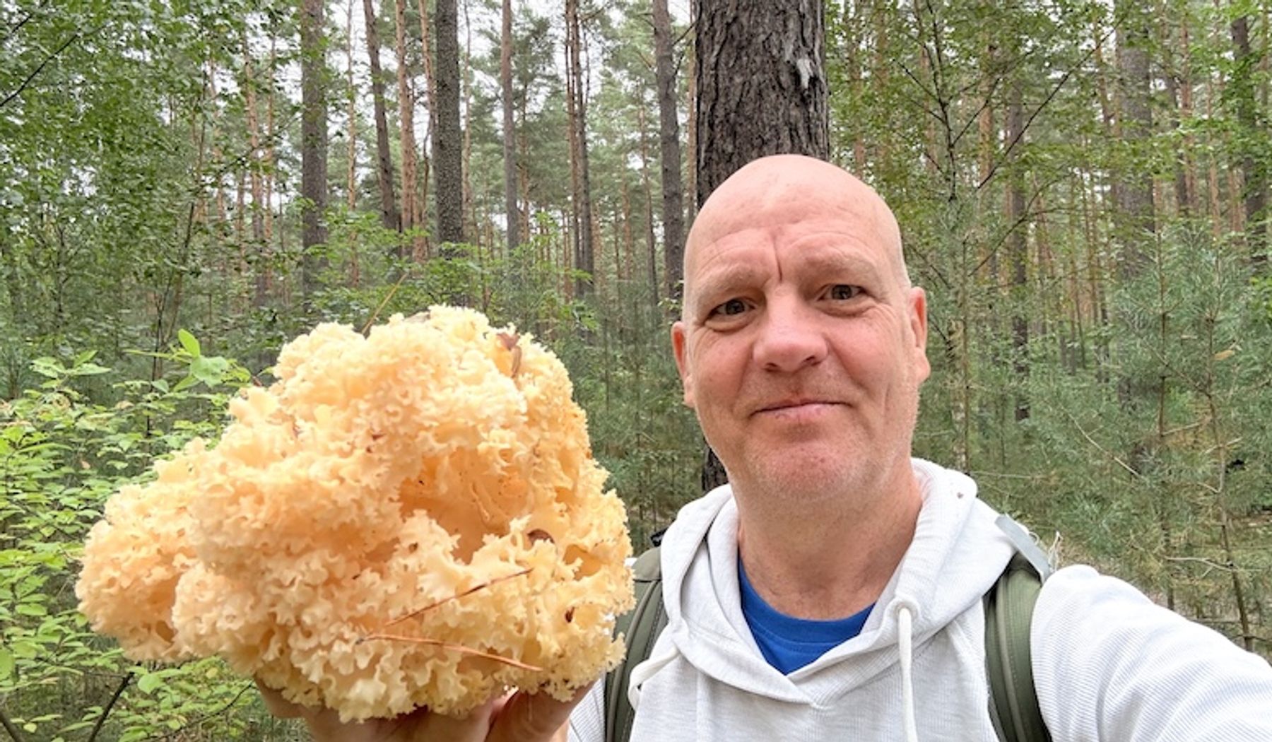 George mit einen Pilz-Hexenröhrling