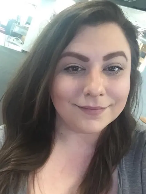 Ashley Sanders - author bio pic