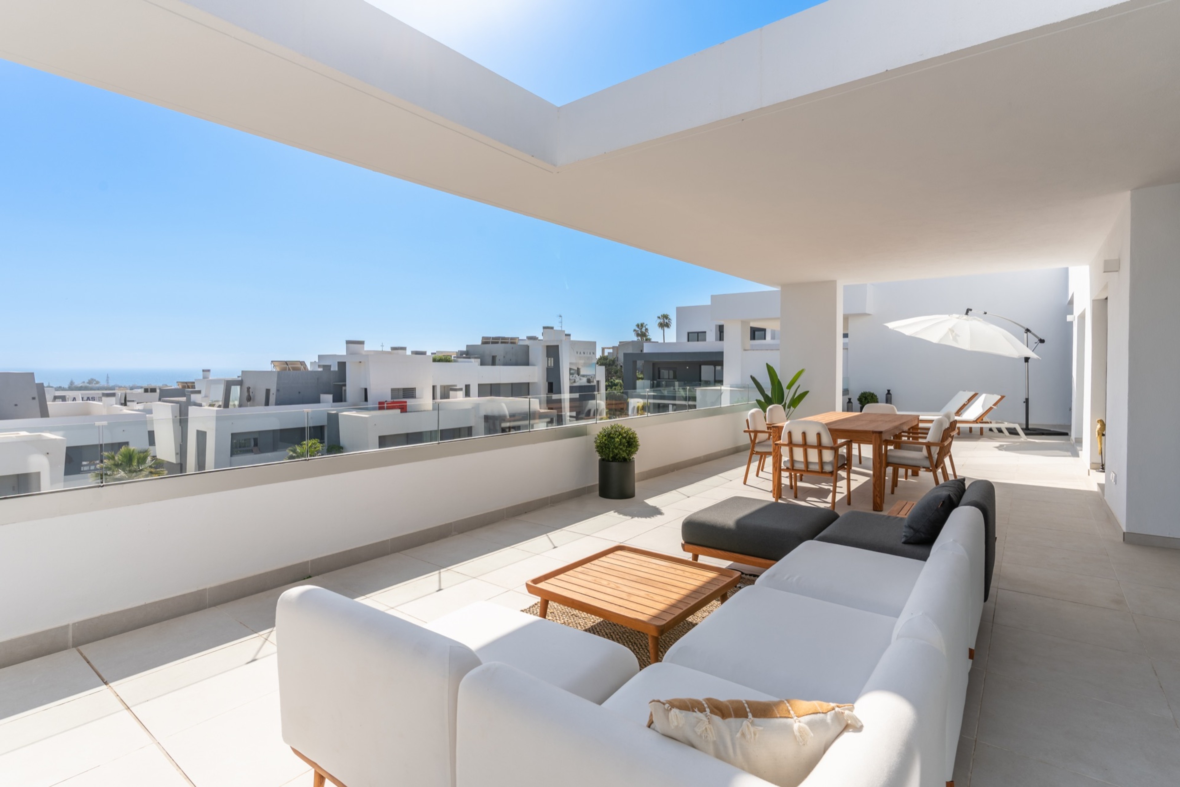Penthouse Vanian Gardens - photo 1