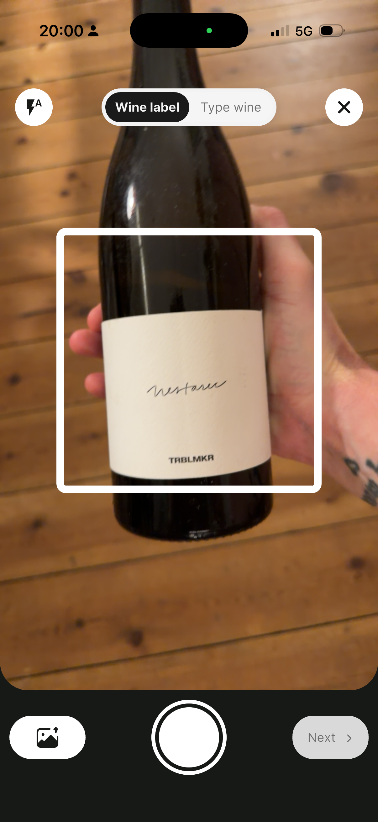 Swirl wine app scanning a wine label with the phone camera