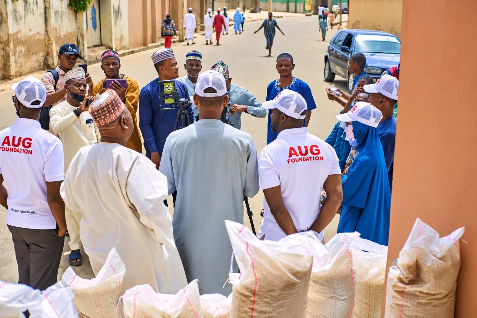 Photograph from AUG Foundation's Gusau Emirate food and cash outreach.