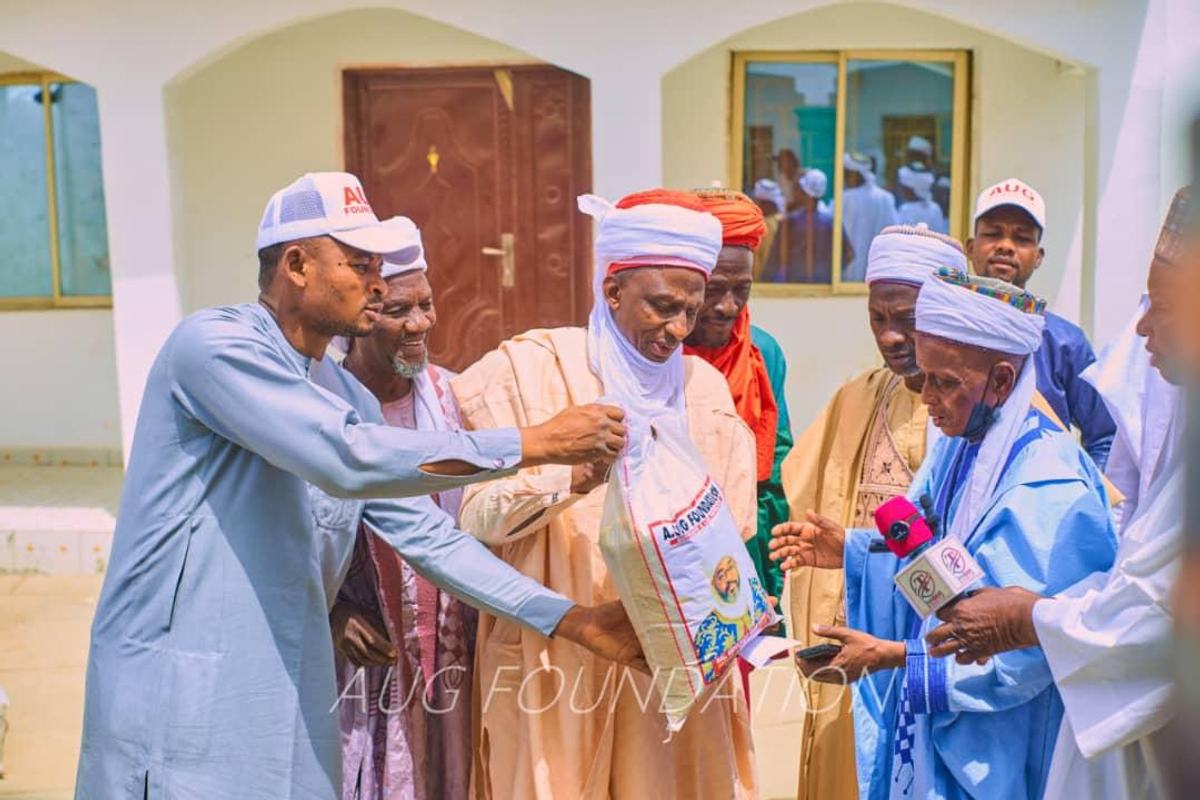 Gusau Emirate food and cash outreach