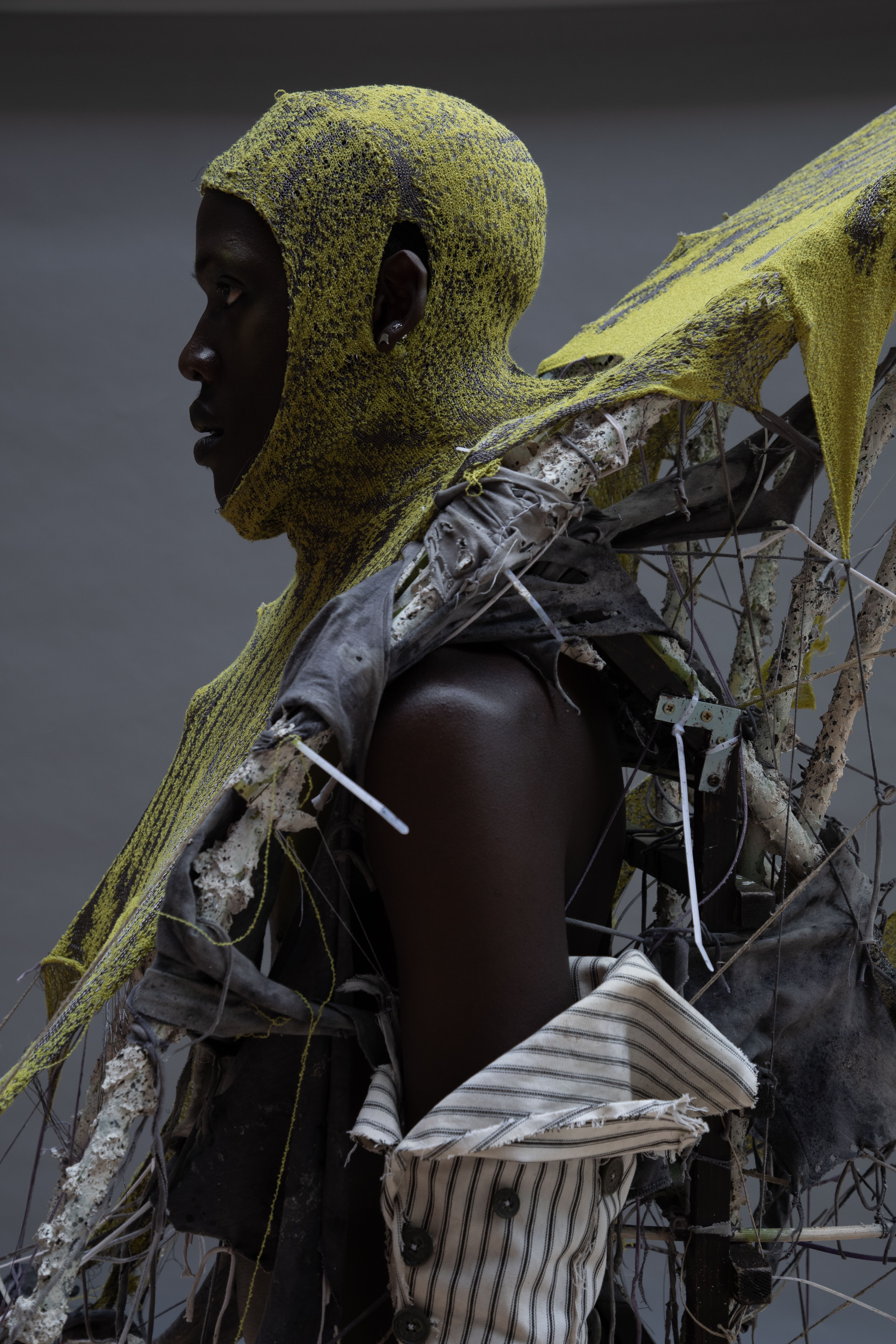 Moda expandida. Cuerpo, ritual y futuros posibles. 