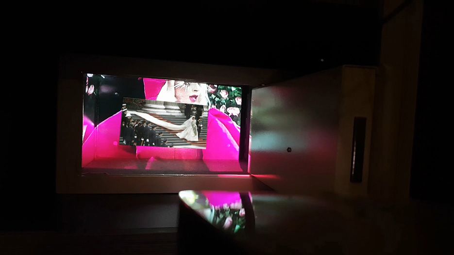 Cuerpo virtual en caja de Amazon Prime. Manuel Granados