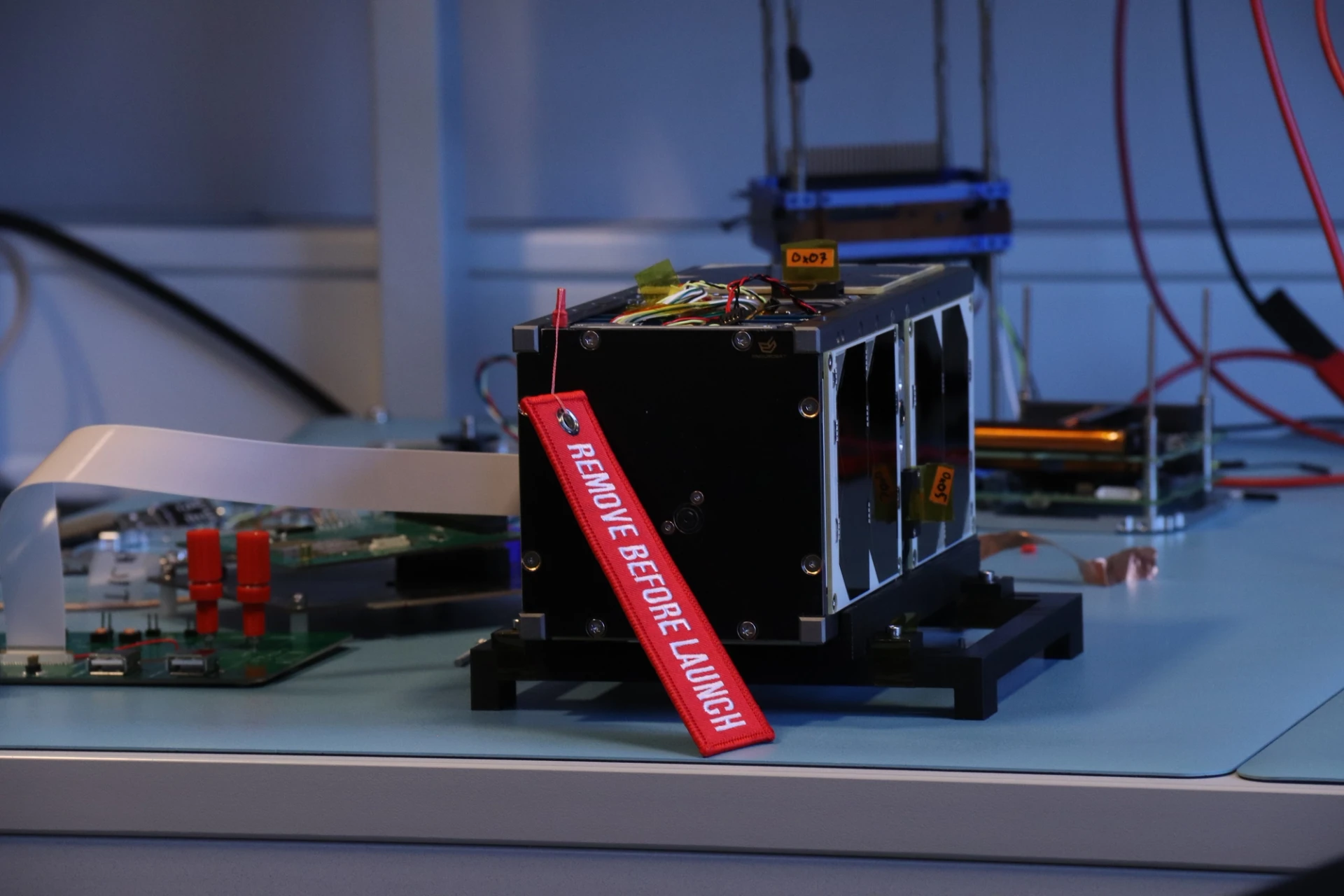 SelfieSat background