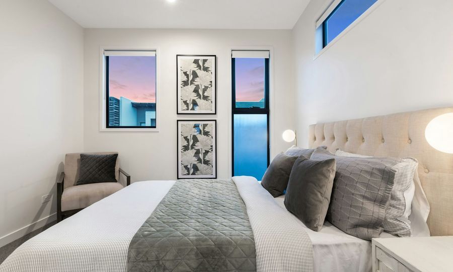 White and black bed linen