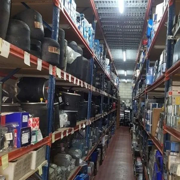 Stock de piezas para vehículos industriales