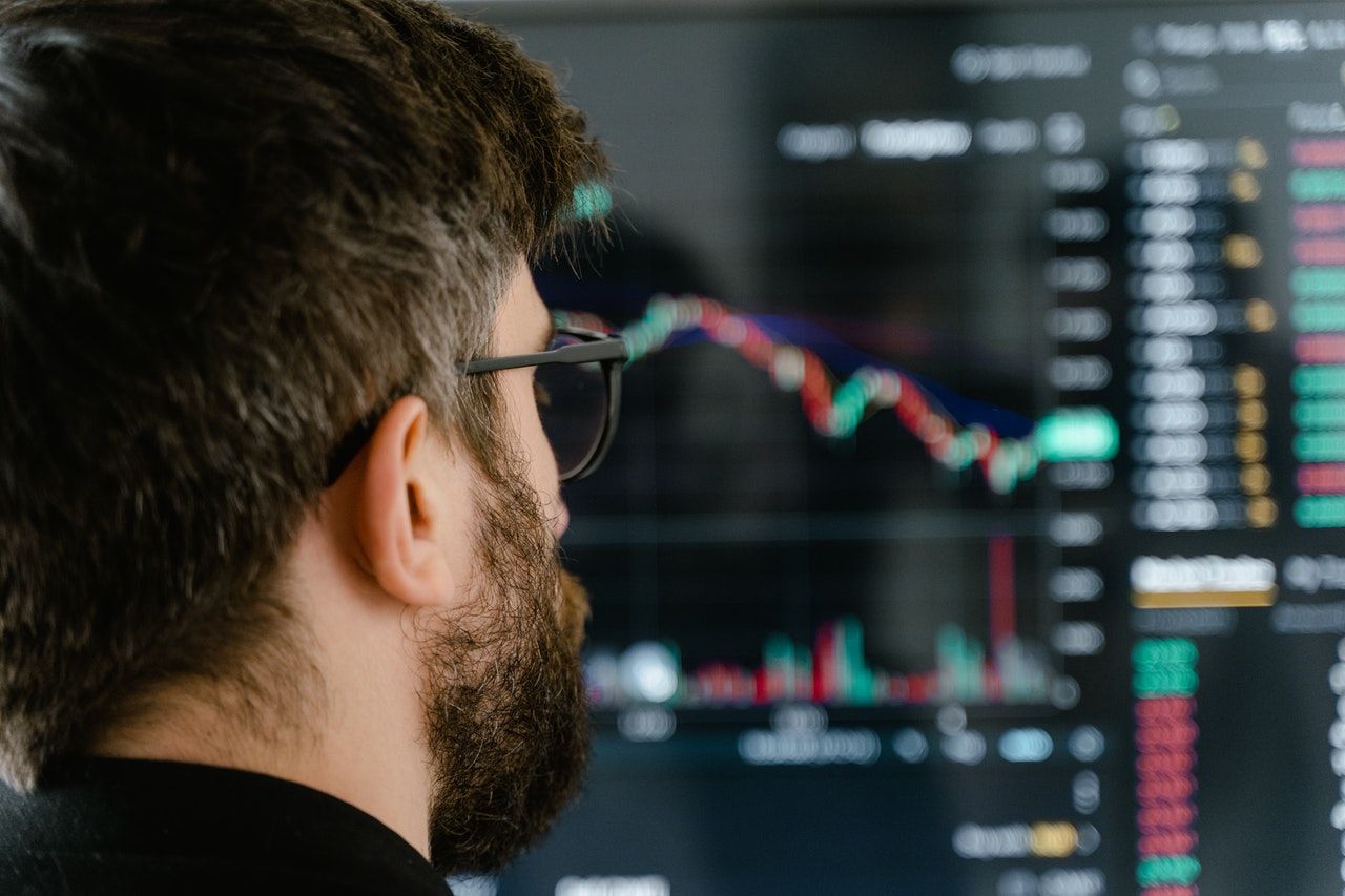 Trader : Négociateur et expert sur les marchés financiers