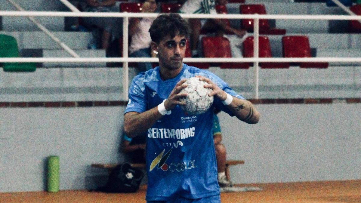 Raúl Caro da el salto a ASOBAL de la mano del Ángel Ximénez Puente Genil