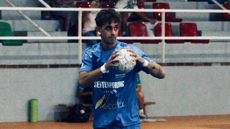 Raúl Caro da el salto a ASOBAL de la mano del Ángel Ximénez Puente Genil
