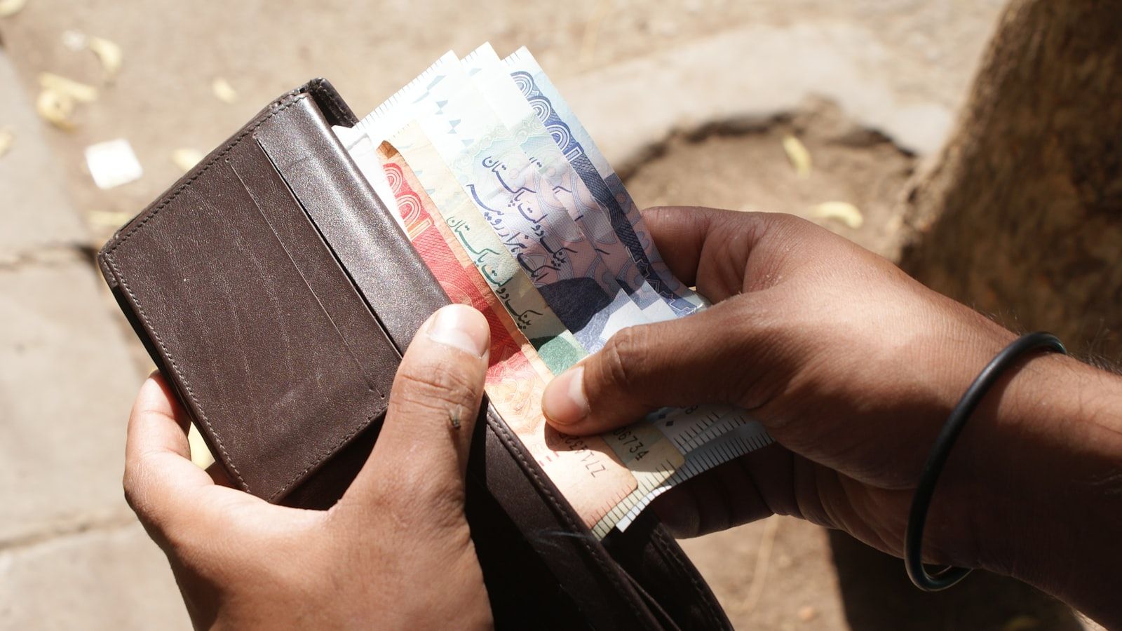 Handling cash and payments in a small business
