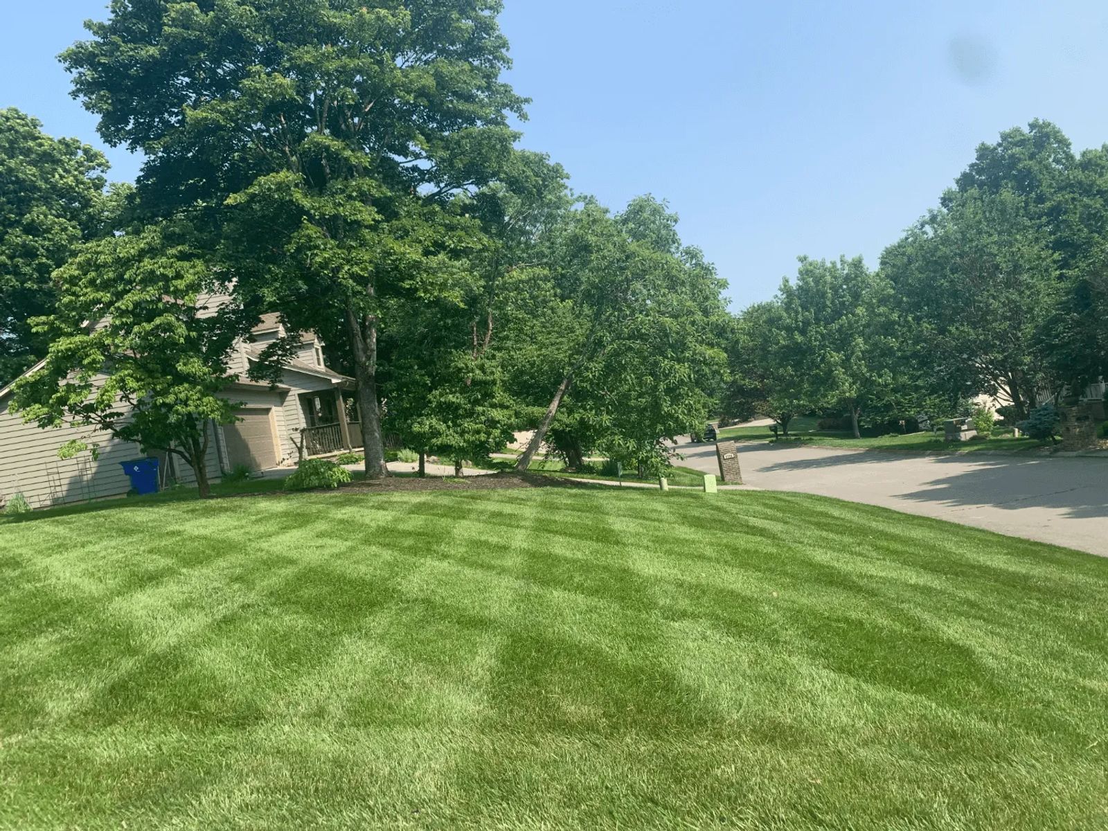 The Art of Lawn Mowing: Techniques for a Healthier, Greener Turf