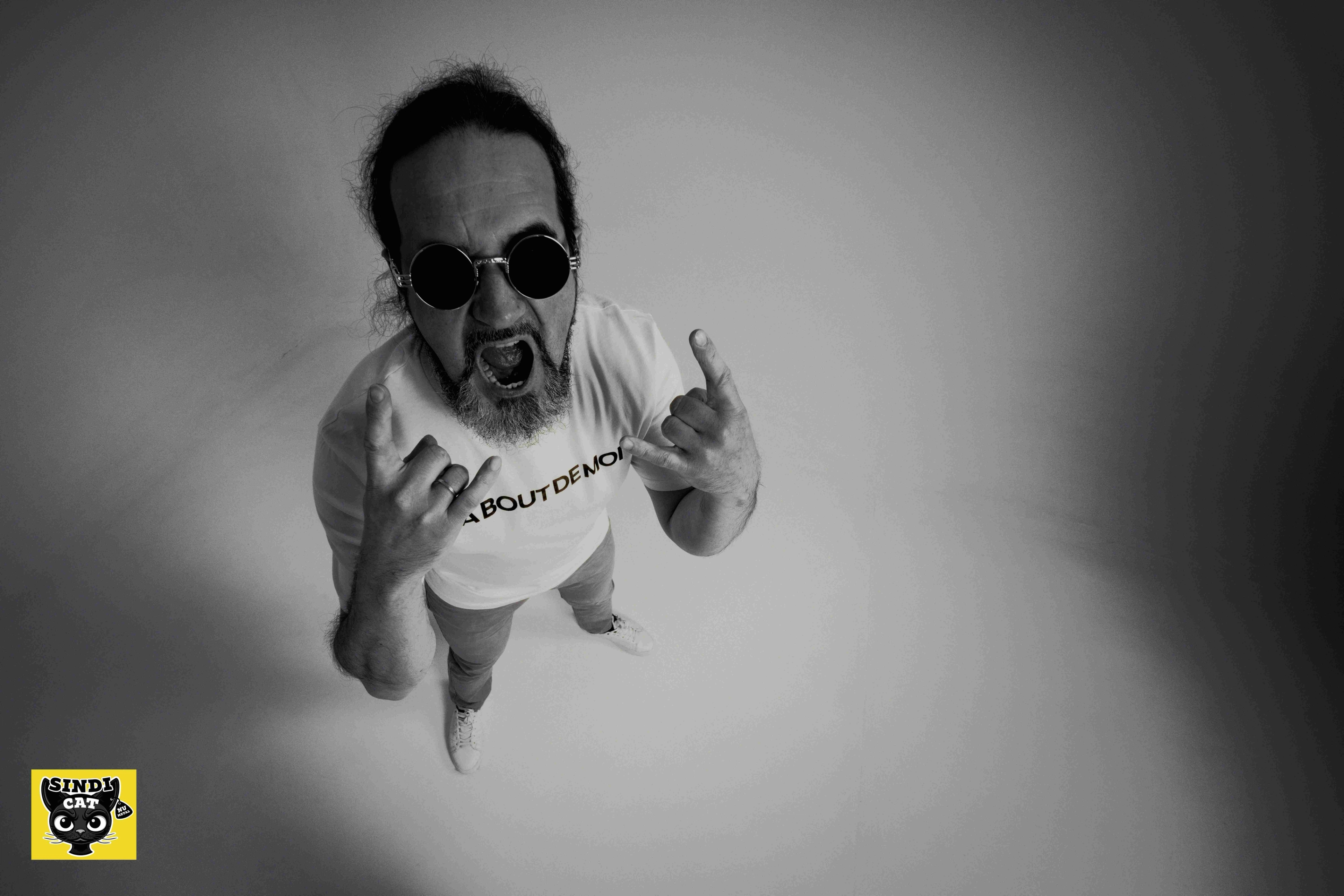 Nick Gorbatov - guitar, back vocals