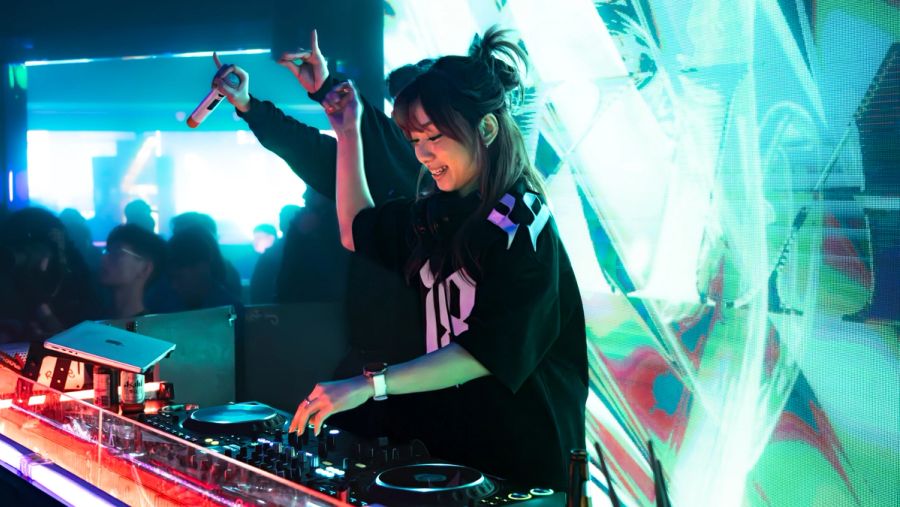 DJ Kiara @ Bass Lounge photo 4