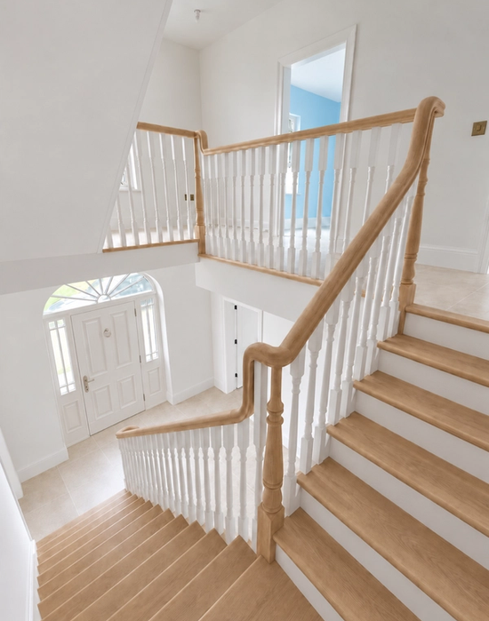 Softwood cutstring with oak treads and continuos handrail 2