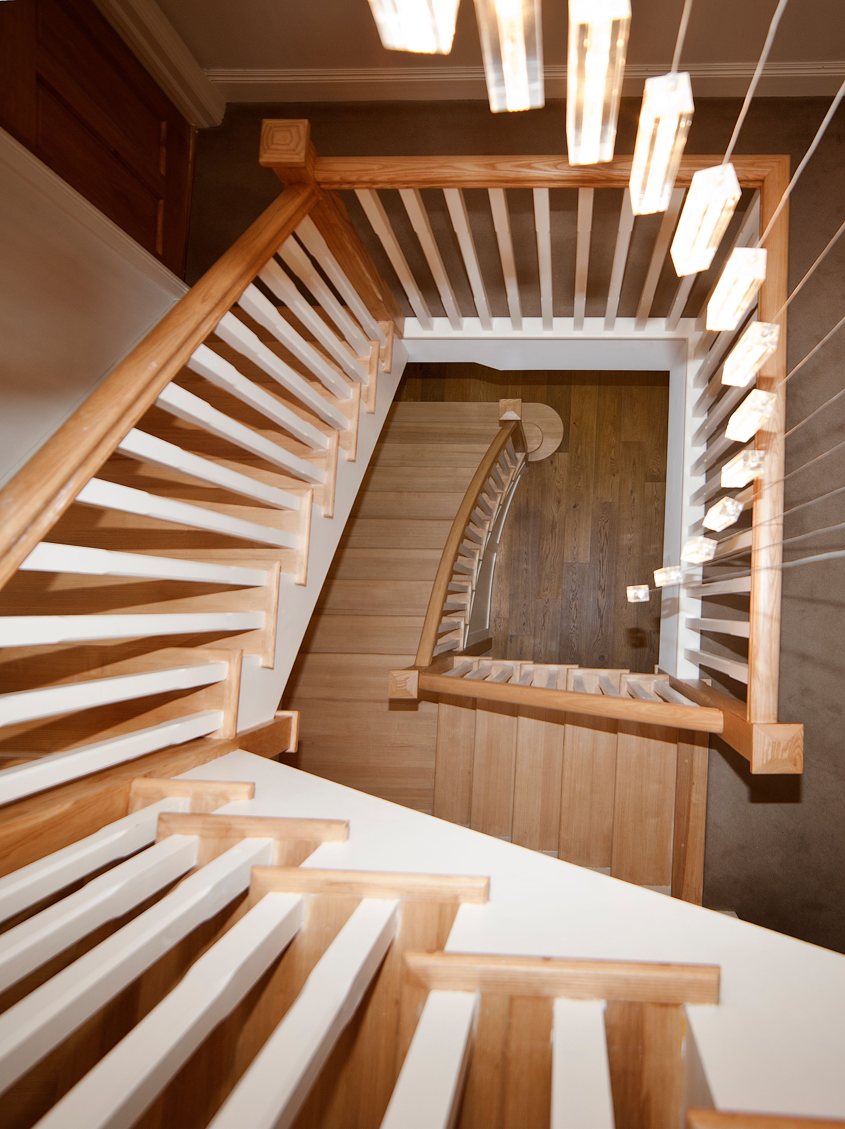 Curved string with oak treads 1