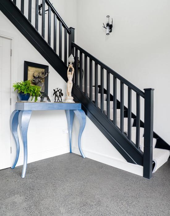 softwood stairs with plain square softwood banister