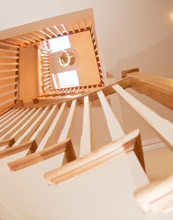 Curved string with oak treads 2