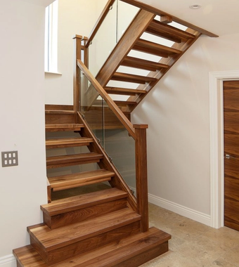 Walnut Open Riser Walnut Down Stands, Glass And Clamps Rectangle 250