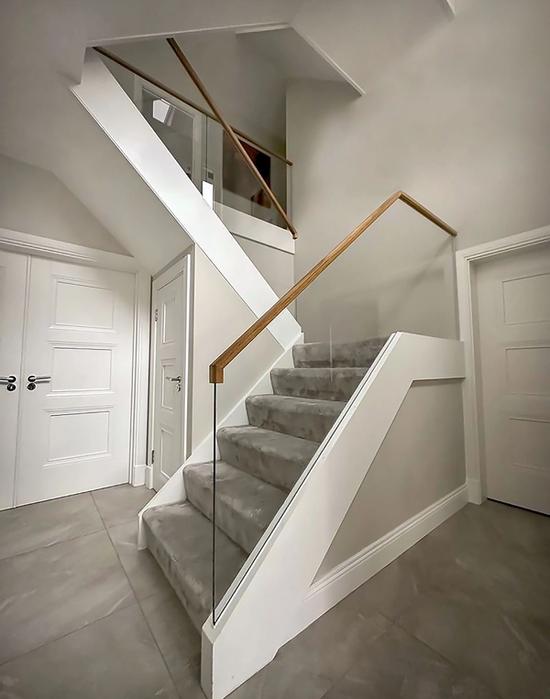 Softwood stairs 15mm toughend glass, oak handrail 3