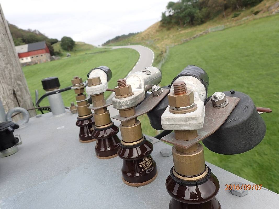 Bildet viser anlegg der tilkoblingene er gjort ulikt for alle tre fasene.