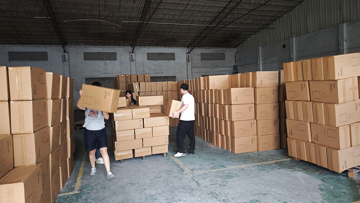 How We Ship 2,000 Textile Luggage Units Without Compromise - Factory Inspection