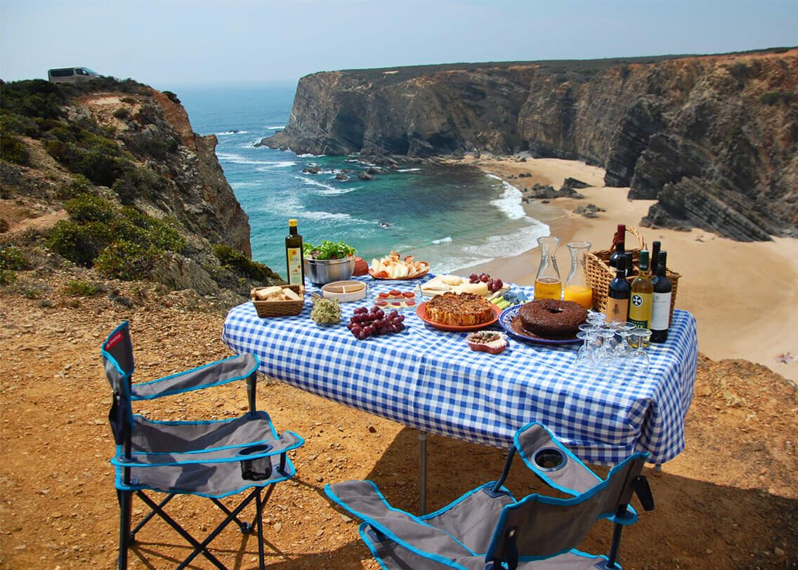 Along the coast bike tour - beach picnic