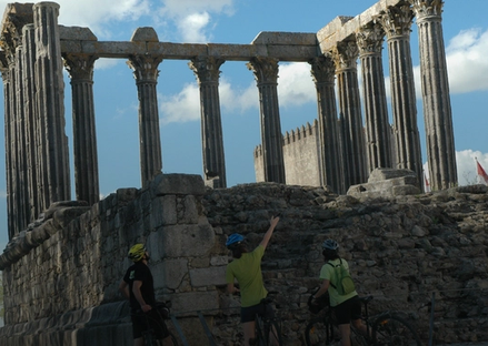 The Aqueduct and Évora Tour