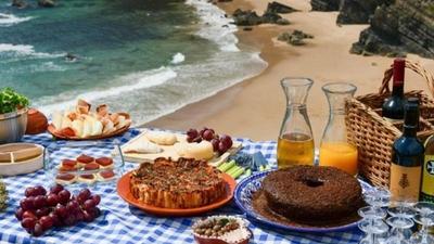 Gourmet-Picknick mit regionalen Spezialitäten auf jeder geführten Radtour